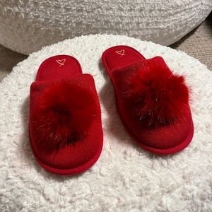 VS Pom slippers